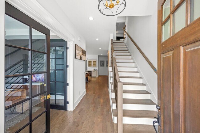 Foto del edificio - Luxury Living Just Minutes from Downtown Nashville