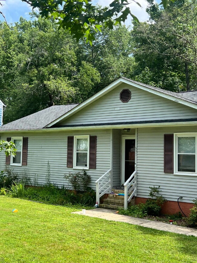 Building Photo - 607 Casey Pl
