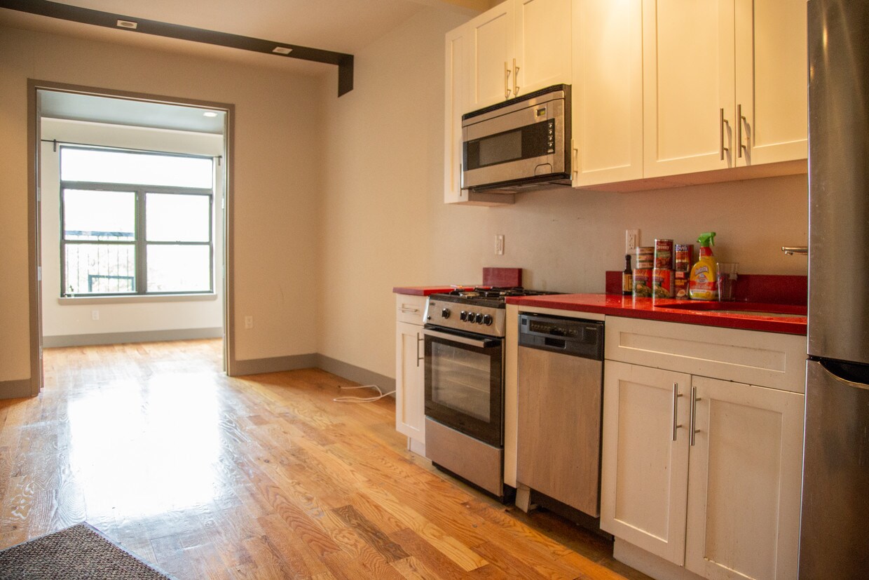 Primary Photo - 757 Park Ave