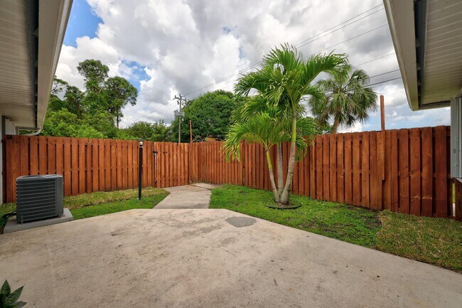 Building Photo - 2912 SW Port St Lucie Blvd