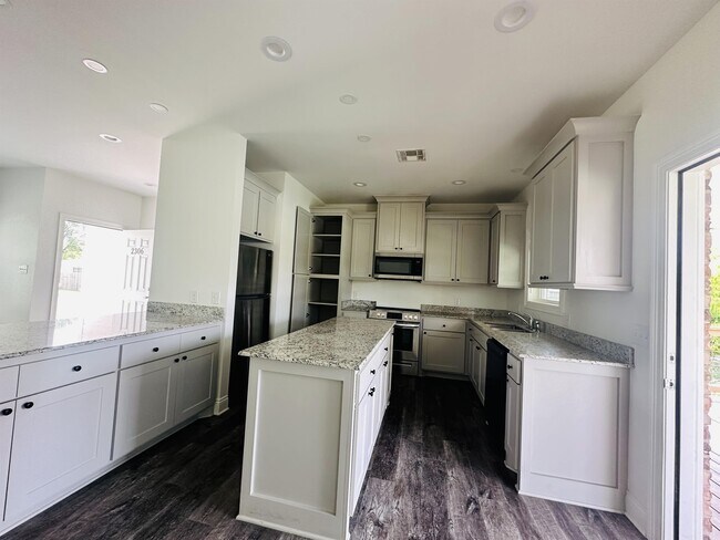 Building Photo - 2306 Timberlane Dr