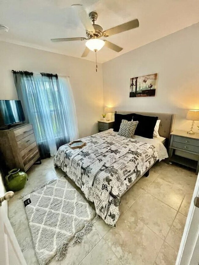 Foto del edificio - 858 Rue Labeau Cir