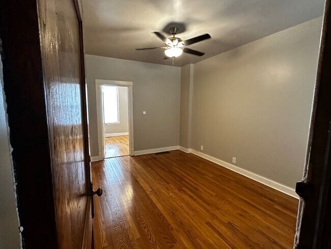Sala de estar - 3071 N Haussen Ct