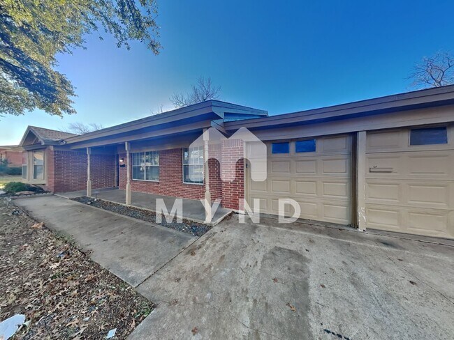 Building Photo - 321 Cotillion Rd