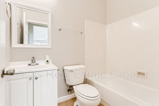Building Photo - 6728 Sugarbird Ct
