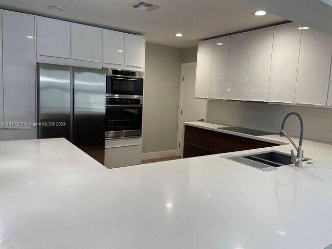 Foto del edificio - 401 S Highland Dr