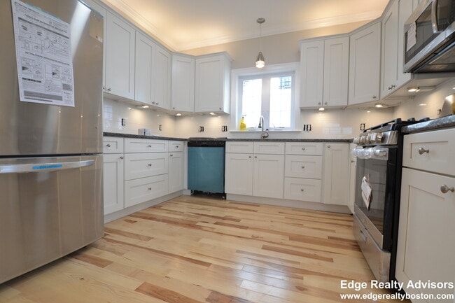 Photo - 168 Bigelow St Apartment