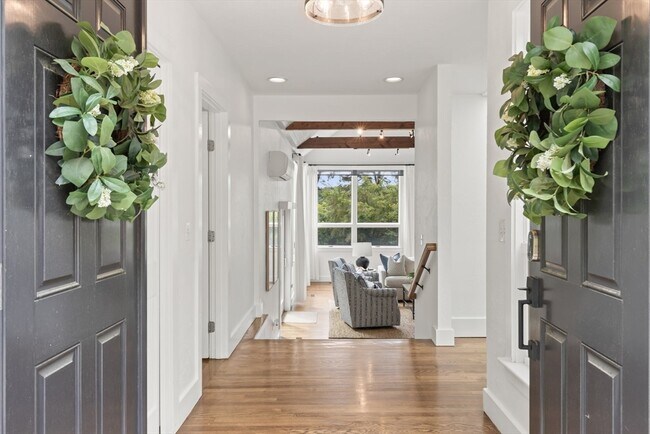 Building Photo - 65 Starboard Ln