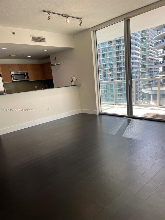 Building Photo - 1050 Brickell Ave