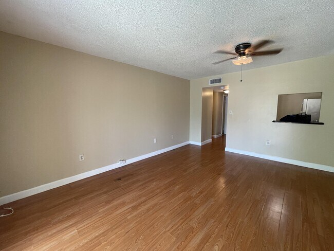 Building Photo - 4324 NW 9th Ave