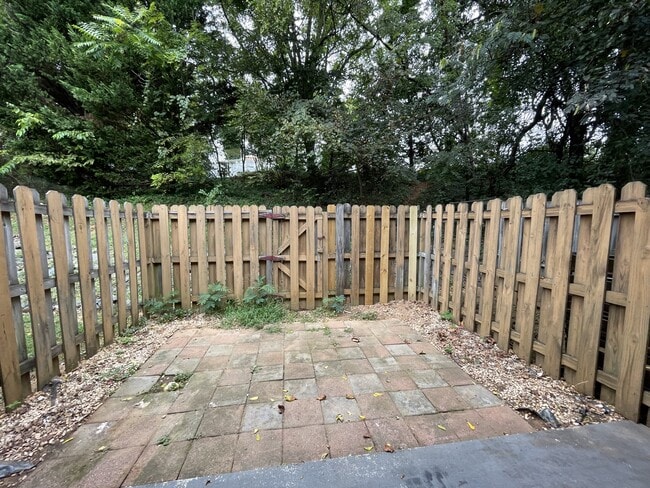 Building Photo - 158 Cedar Crest Dr