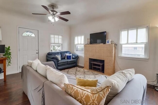 Building Photo - 3891 Superba St