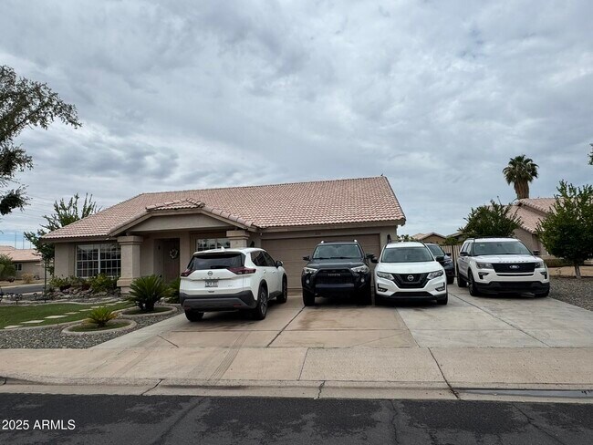 Foto del edificio - 820 N Owl Dr