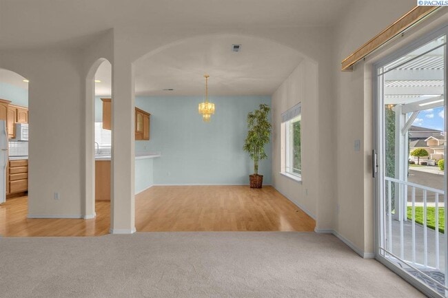Building Photo - 2,400sf Low Maintenance, Best S Richland L...