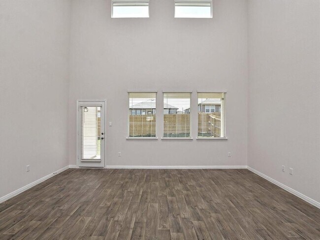 Building Photo - 225 Possum Kingdom Dr