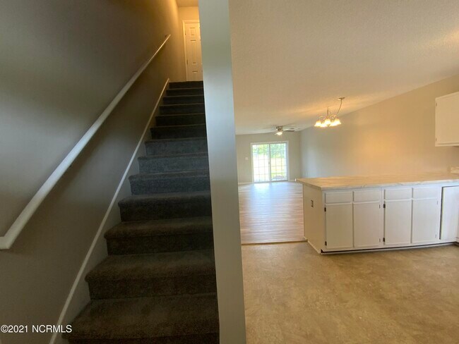 Foto del edificio - 601 Peletier Loop Rd