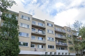 Building Photo - 3420 Pl Decelles