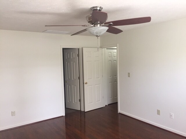 Building Photo - 10835 Kilworth Ct