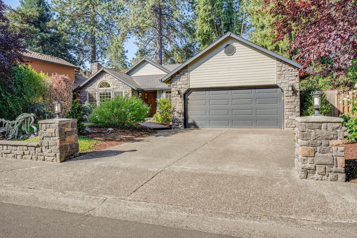 Primary Photo - Beautiful 3 Bed, 2 Bath Rental Home in Bea...