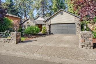 Building Photo - 225 SW 149th Ave