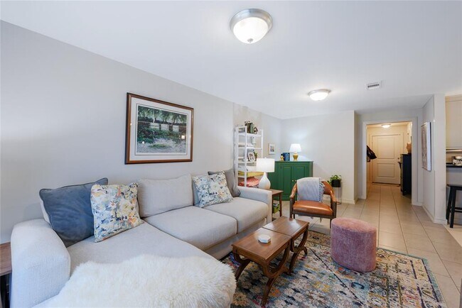 Foto del edificio - 2114 Hewitt Dr