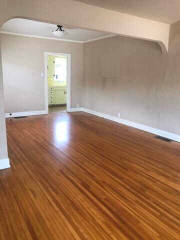 Foto del edificio - 425 S Catalina St