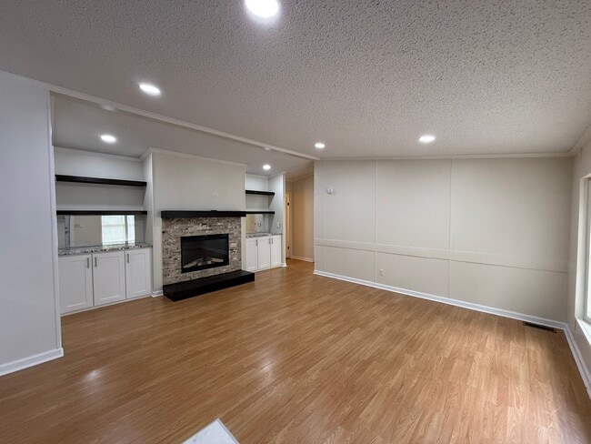 Building Photo - 48 Fox Dr