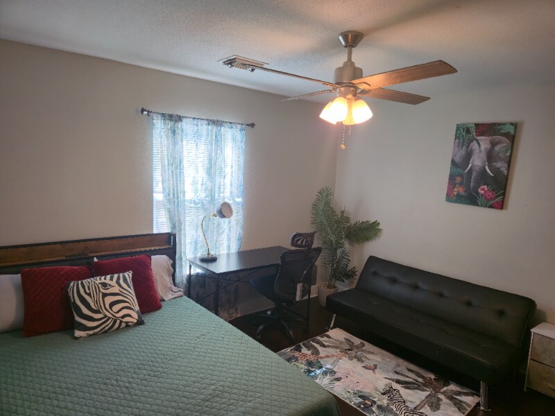 Foto principal - 6627 Foster St
