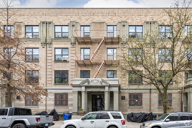 Building Photo - 547 Lincoln Pl