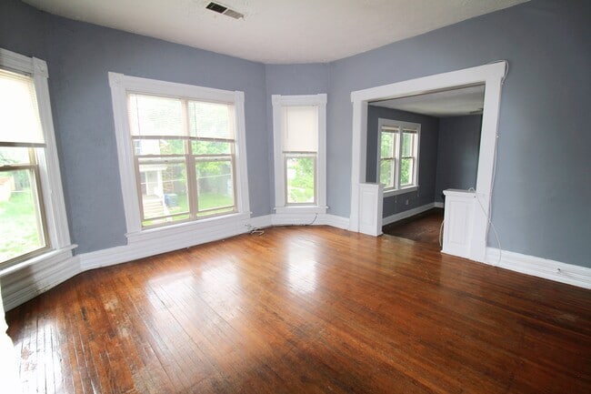 Dining Room - 237 E Duncan St