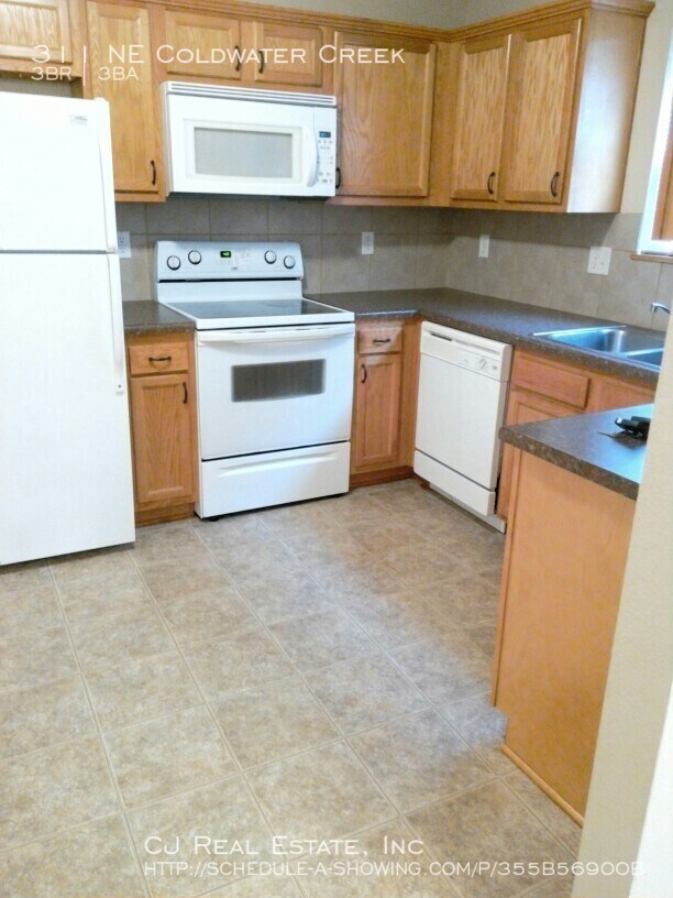 Foto del edificio - 311 NE Coldwater Creek Dr