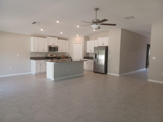 Building Photo - 5428 Amaryllis Garden St