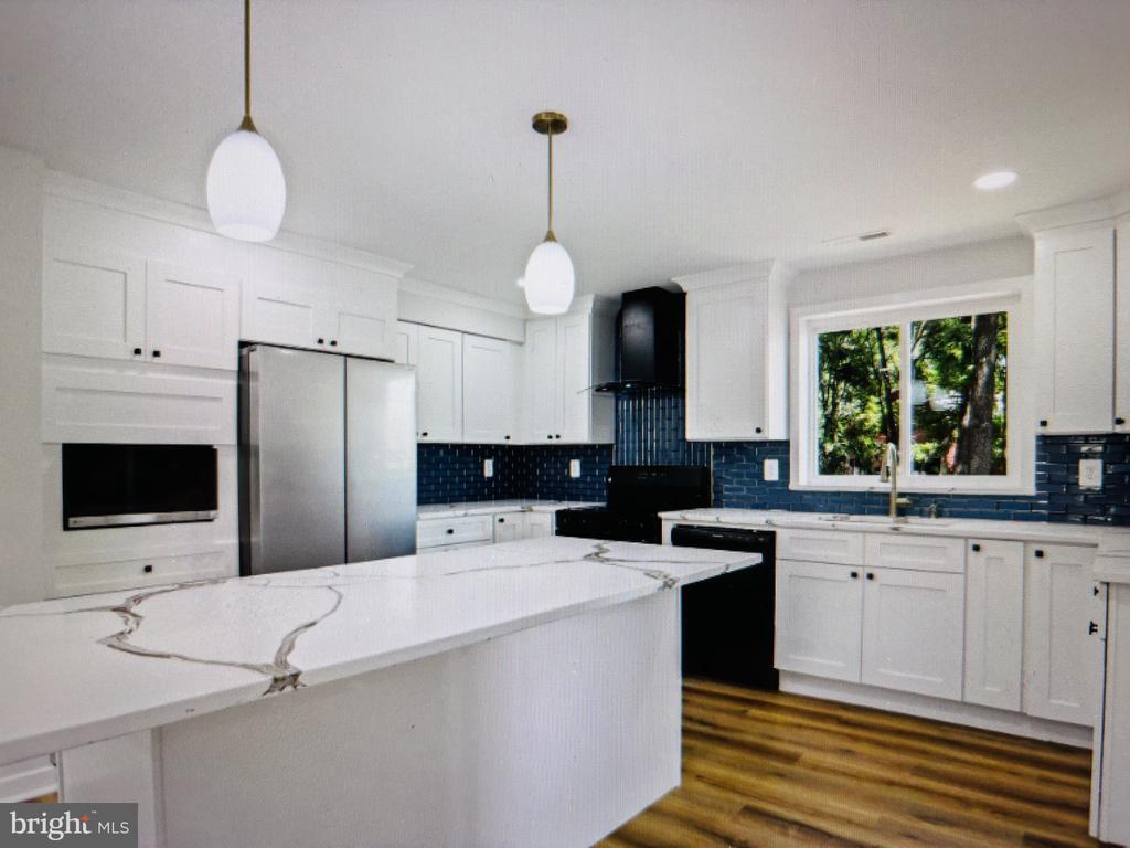 Foto principal - 15990 Charles Town Rd