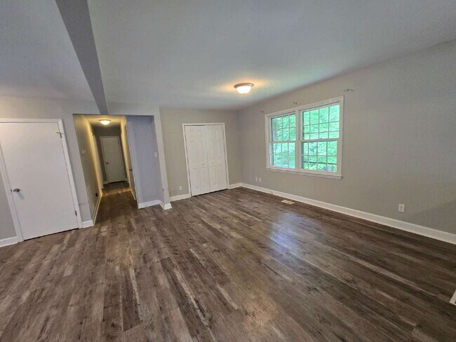 Foto del edificio - Look at this hard-to-find ranch-style home