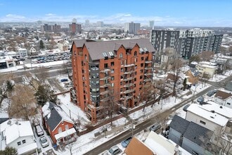 Building Photo - 259 Rue Champlain