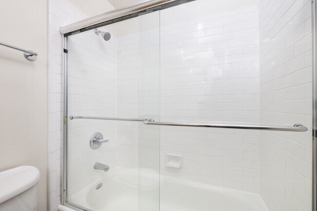 Foto del edificio - 3338 17th St