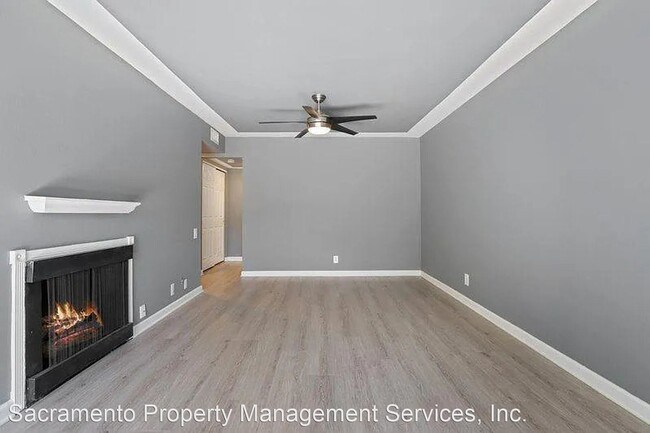 Building Photo - 1 br, 1 bath House - 2424 Larkspur Lane - ...