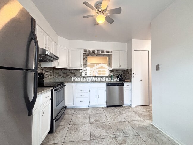 Building Photo - 2861 Schoolhouse Cir