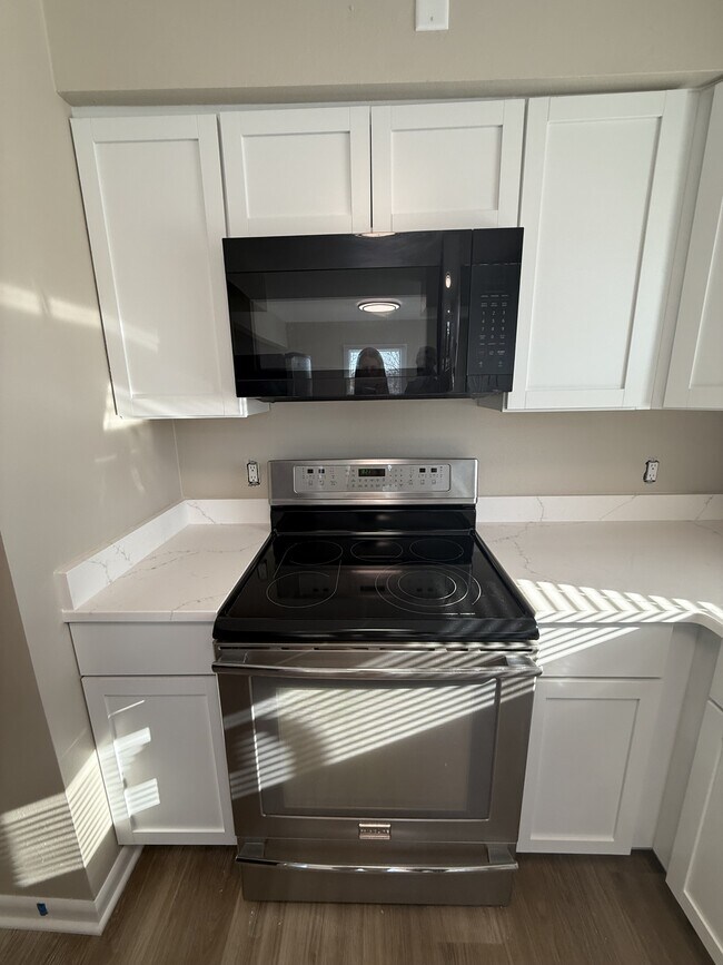 Foto del edificio - 1001 Caroline Terrace