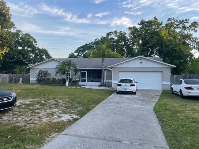 Building Photo - 8029 S Meadowview Cir