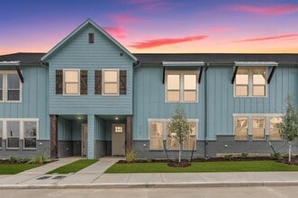 Building Photo - 9707 Thorncrown Ln