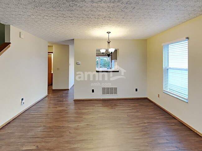 Building Photo - 741 Bledsoe Drive