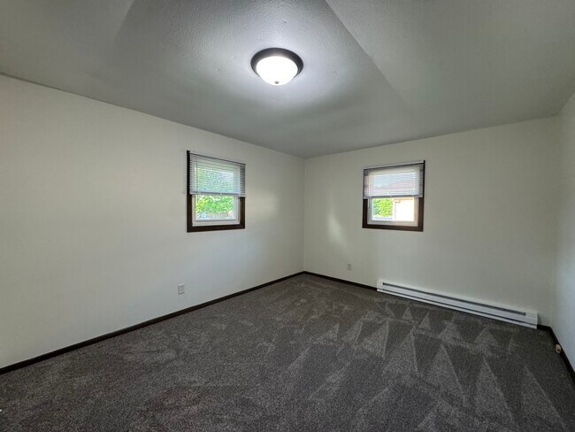 Foto del edificio - 3129 Runway Ave