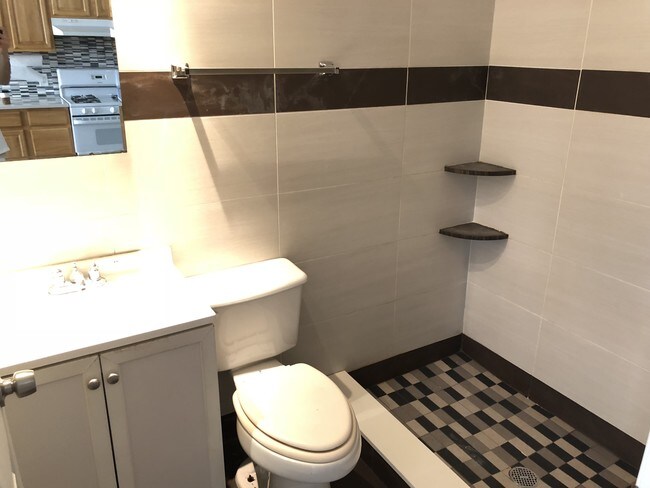 Foto del edificio - 24-47-47 44th St