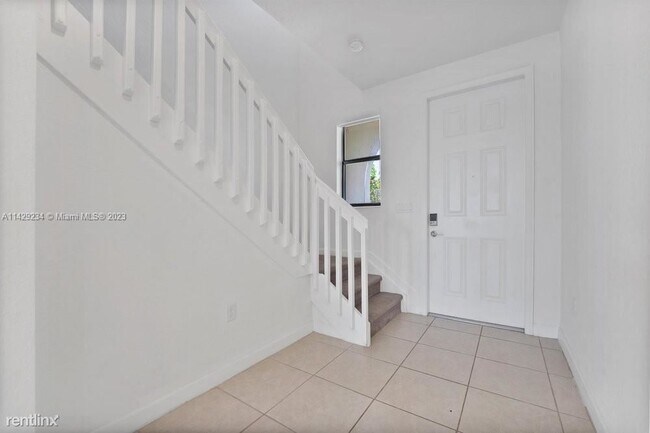 Foto del edificio - 3 br, 2.5 bath Townhome - 11036 W 35th Way