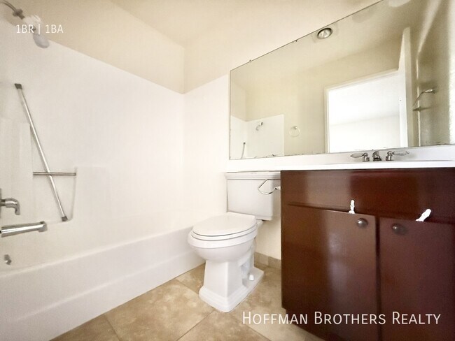 Building Photo - 8900 Burnet Ave