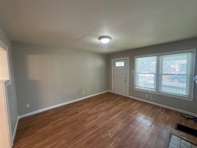 Building Photo - 1085 E 16th Ave