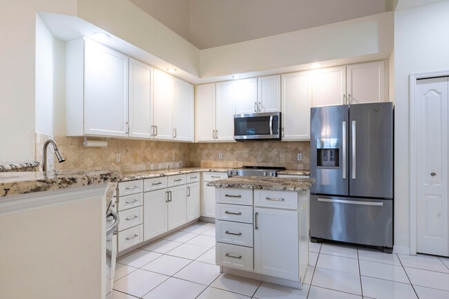 Building Photo - 1676 SW Harbour Isles Cir