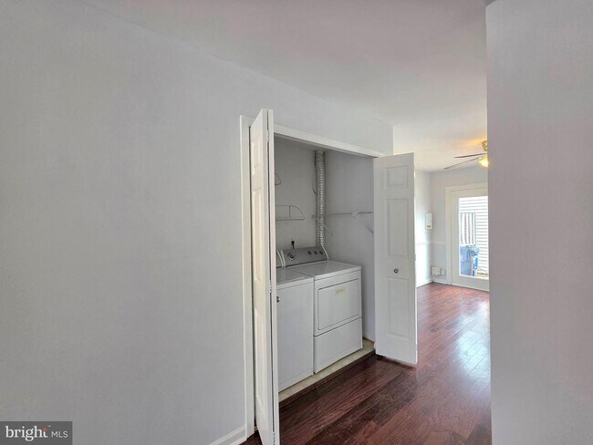 Foto del edificio - 6539 Old Carriage Ln