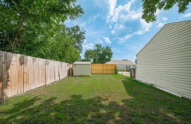 Foto del edificio - 6741 Goforth St